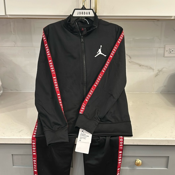 Nike Air JORDAN 2 piece jogger set BOY size 10-12 years - - Picture 1 of 9